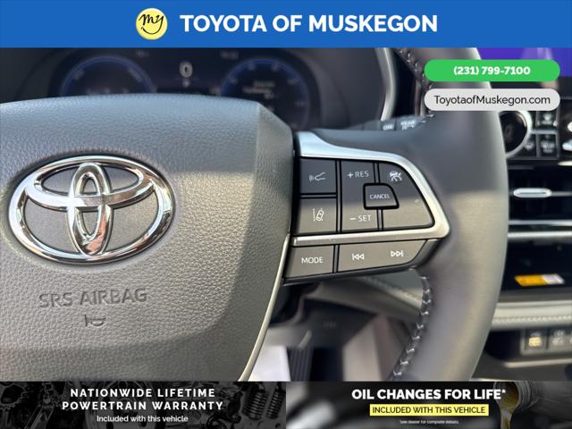 2025 Toyota Highlander Hybrid Platinum