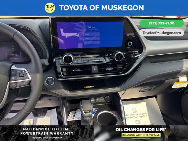 2025 Toyota Highlander Hybrid Platinum