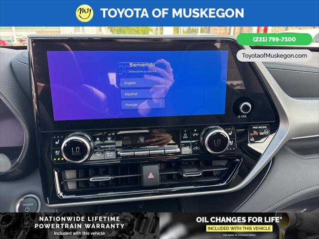 2025 Toyota Highlander Hybrid Platinum