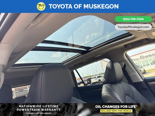 2025 Toyota Highlander Hybrid Platinum