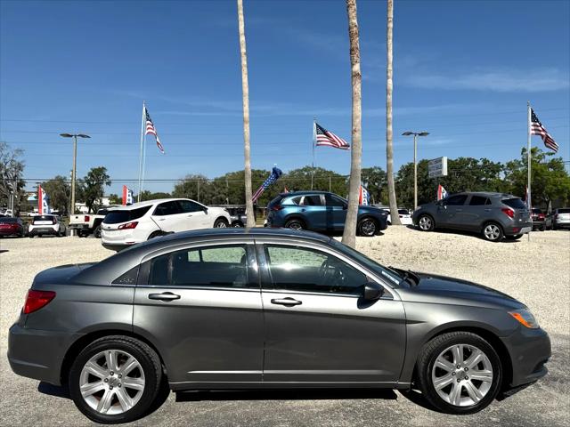 2013 Chrysler 200 Touring