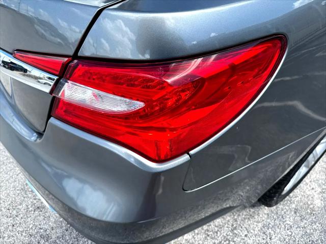 2013 Chrysler 200 Touring