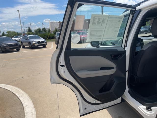 2025 Subaru Forester Base