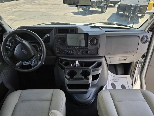 2025 Ford E-450 Cutaway Unknown