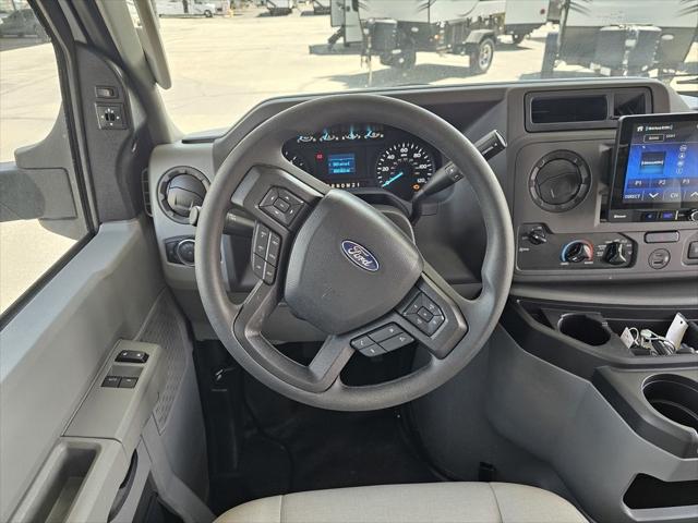 2025 Ford E-450 Cutaway Unknown