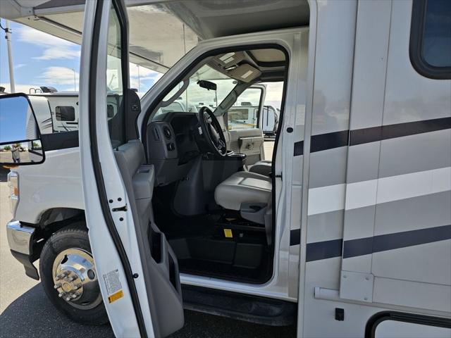2025 Ford E-450 Cutaway Unknown