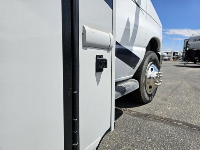 2025 Ford E-450 Cutaway Unknown