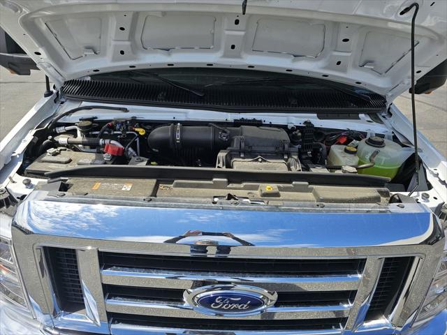 2025 Ford E-450 Cutaway Unknown