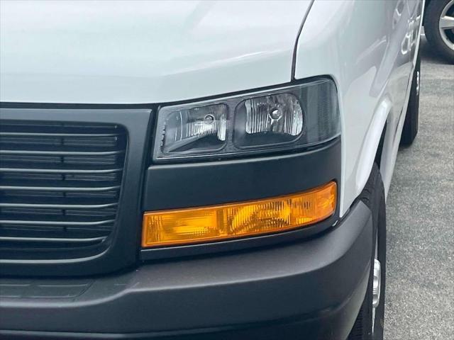 2025 GMC Savana Cargo RWD 2500 Regular Wheelbase Work Van
