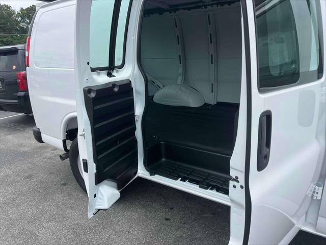 2025 GMC Savana Cargo RWD 2500 Regular Wheelbase Work Van