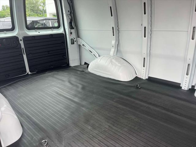 2025 GMC Savana Cargo RWD 2500 Regular Wheelbase Work Van