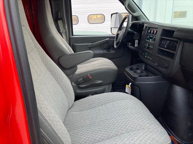 2025 GMC Savana Cutaway Work Van