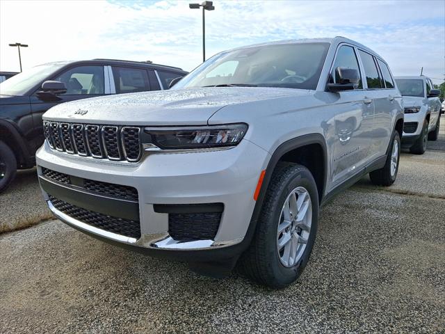 2025 Jeep Grand Cherokee GRAND CHEROKEE L LAREDO X 4X4