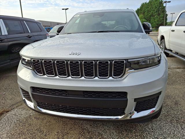 2025 Jeep Grand Cherokee GRAND CHEROKEE L LAREDO X 4X4