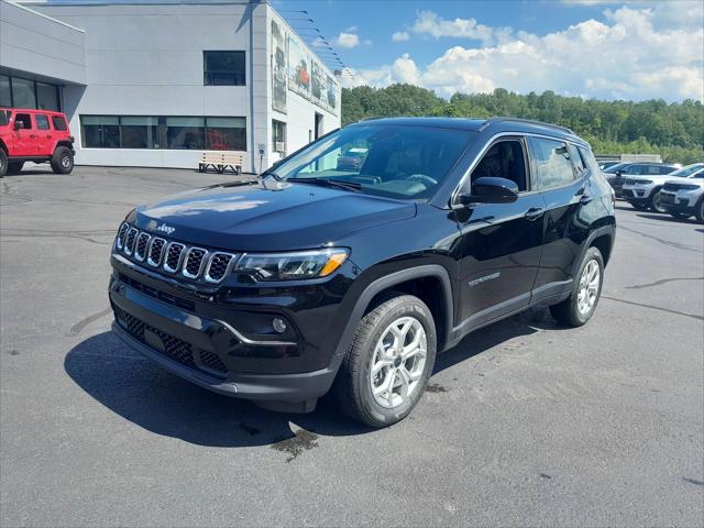 2025 Jeep Compass COMPASS LATITUDE 4X4