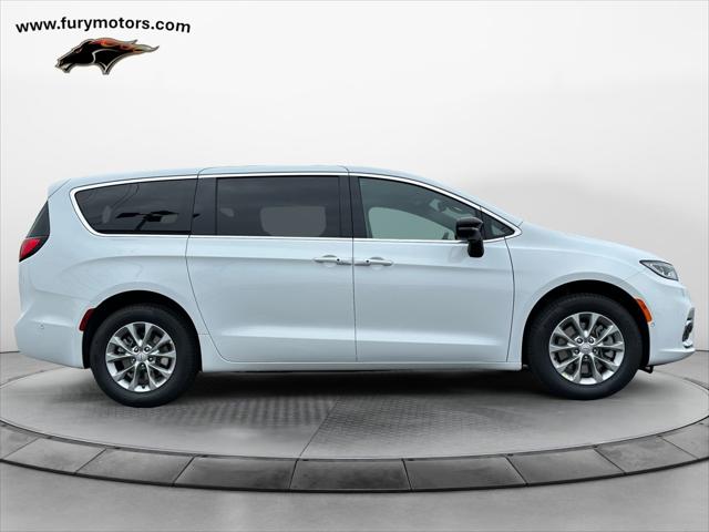2025 Chrysler Pacifica PACIFICA SELECT AWD