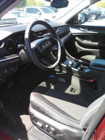 2023 Jeep Grand Cherokee L Laredo 4x2