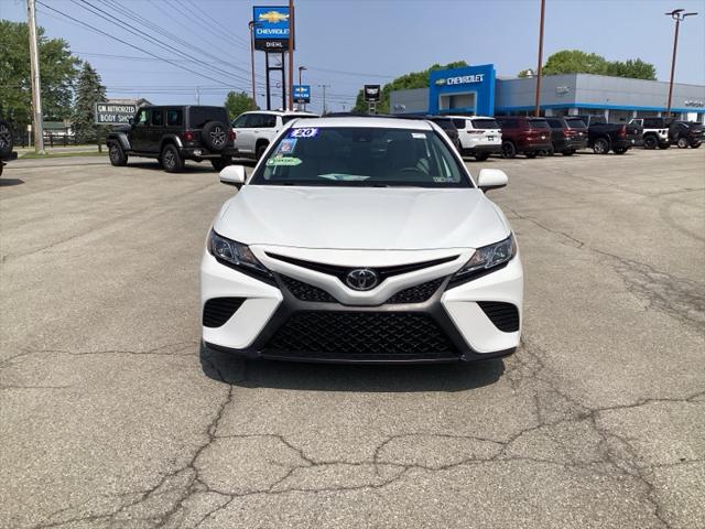 2020 Toyota Camry SE AWD