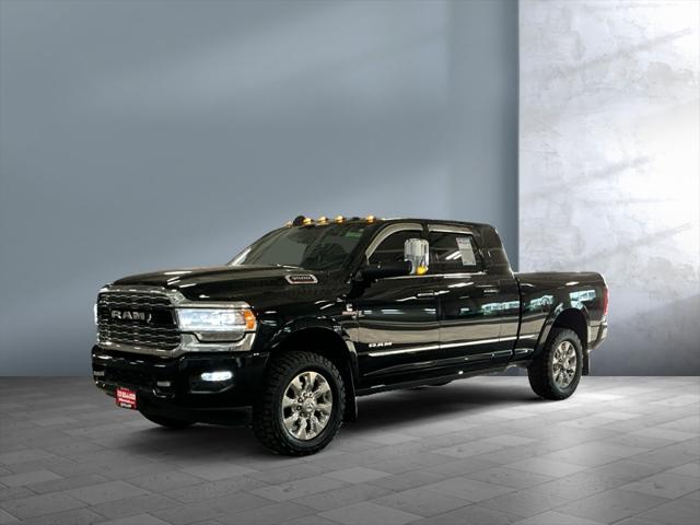 2021 RAM 3500 Limited Mega Cab 4x4 64 Box
