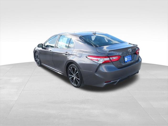 2020 Toyota Camry SE AWD