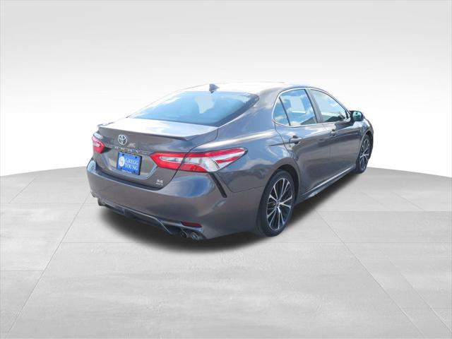 2020 Toyota Camry SE AWD