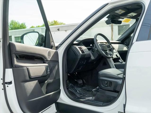 2025 Land Rover Discovery P300 S