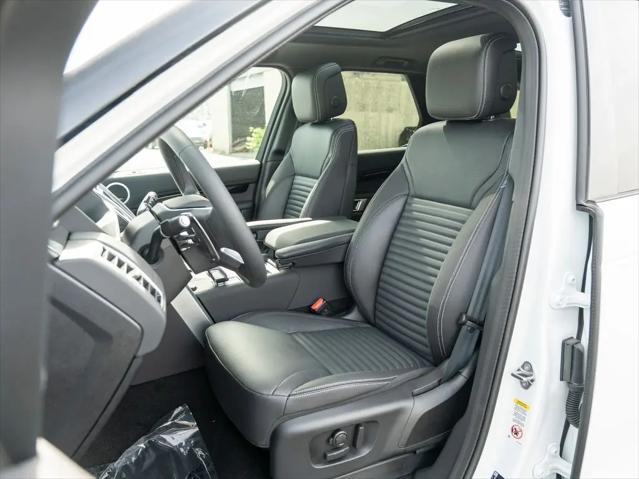 2025 Land Rover Discovery P300 S