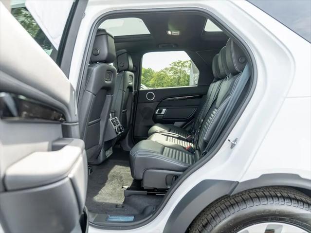 2025 Land Rover Discovery P300 S
