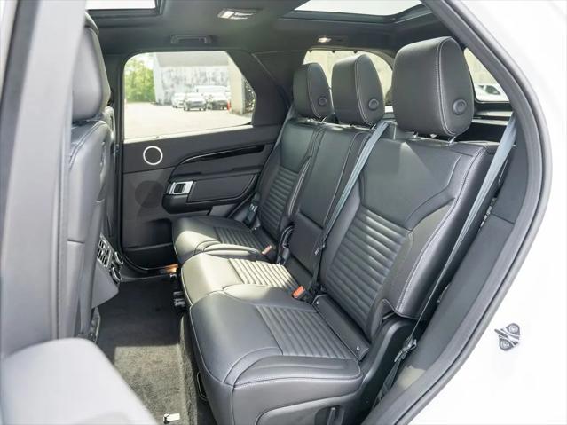 2025 Land Rover Discovery P300 S