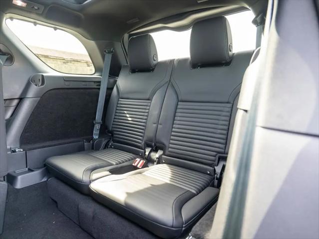 2025 Land Rover Discovery P300 S