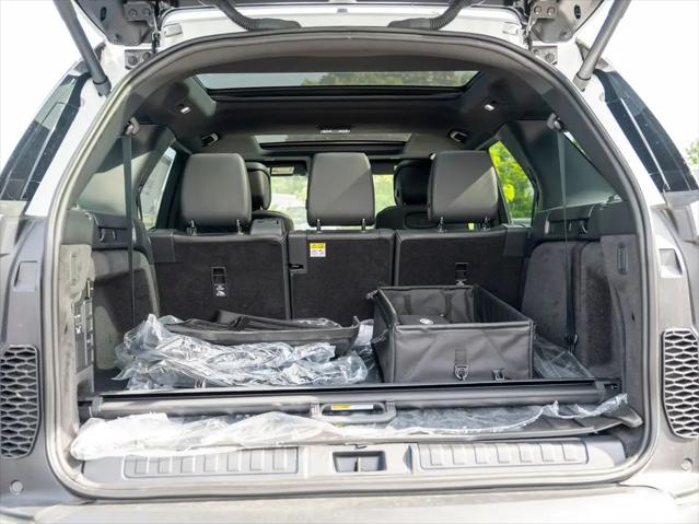 2025 Land Rover Discovery P300 S