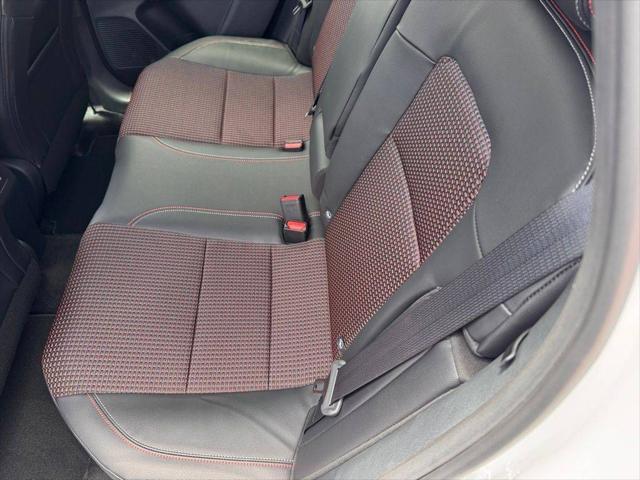 2025 Nissan Kicks SR FWD