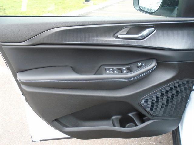 2025 Jeep Grand Cherokee L Laredo 4x4