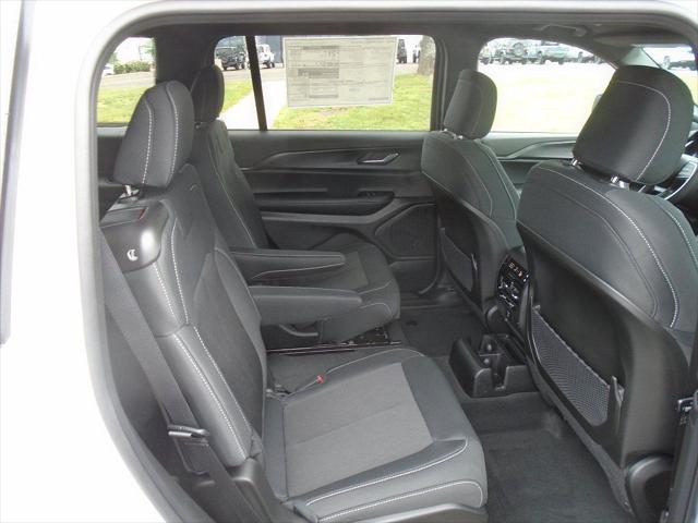 2025 Jeep Grand Cherokee L Laredo 4x4