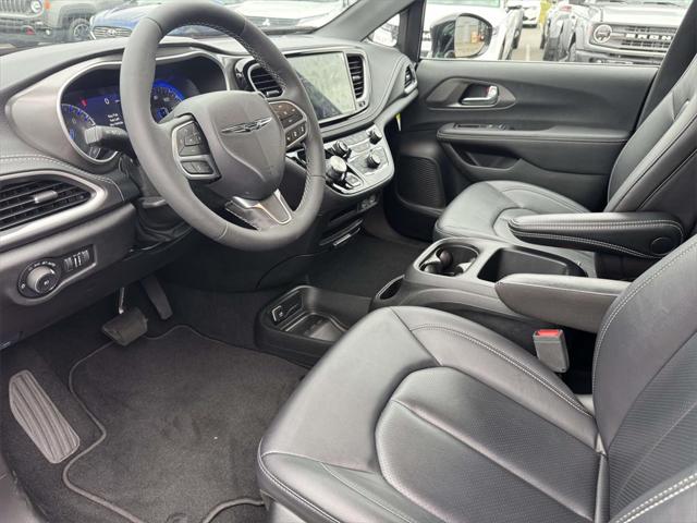 2025 Chrysler Pacifica Select 2025 Chrysler Pacifica Select