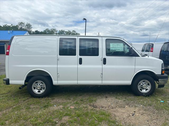 2025 Chevrolet Express Cargo Van RWD 2500 Regular Wheelbase WT