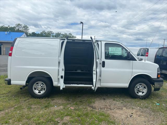 2025 Chevrolet Express Cargo Van RWD 2500 Regular Wheelbase WT