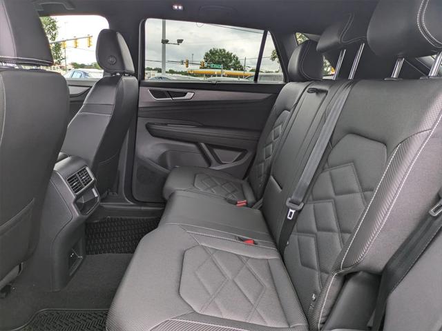 2025 Volkswagen Atlas Cross Sport 2.0T SE w/Technology