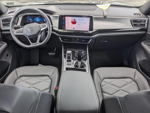 2025 Volkswagen Atlas Cross Sport 2.0T SE w/Technology