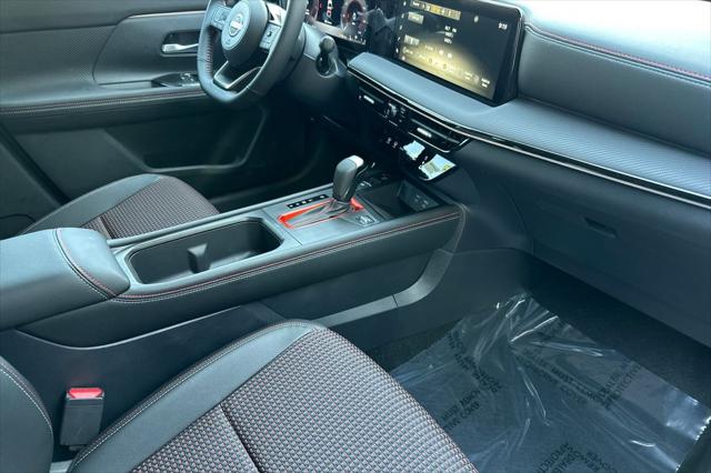 2025 Nissan Kicks SR FWD