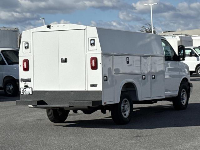 2025 Chevrolet Express Cutaway Work Van