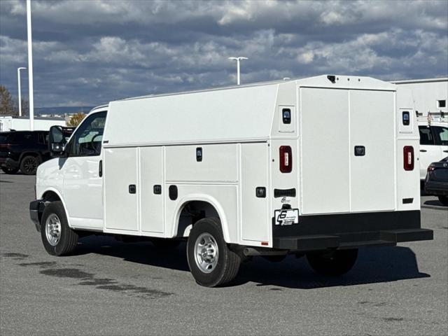 2025 Chevrolet Express Cutaway Work Van