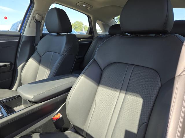2025 Kia K5 EX