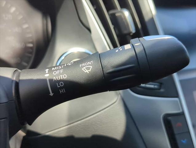 2022 INFINITI Q60 LUXE AWD