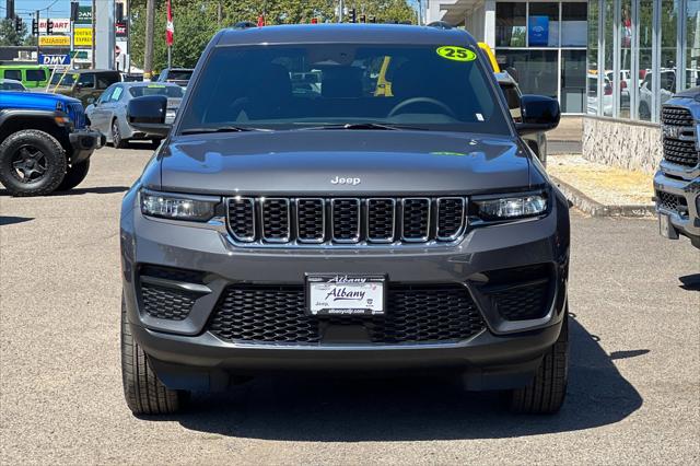 2025 Jeep Grand Cherokee GRAND CHEROKEE LAREDO X 4X4