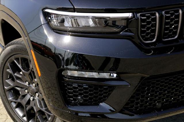 2025 Jeep Grand Cherokee GRAND CHEROKEE SUMMIT 4X4