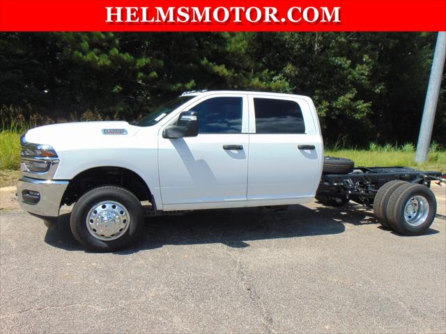 2025 RAM Ram 3500 Chassis Cab RAM 3500 TRADESMAN CREW CAB CHASSIS 4X4 60 CA