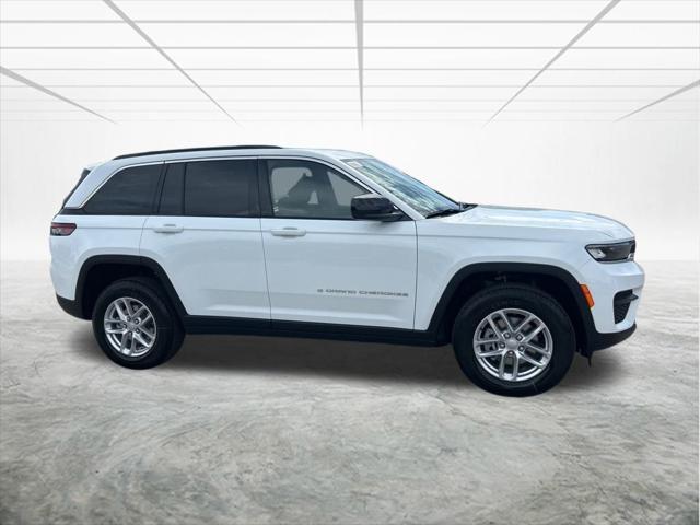 2025 Jeep Grand Cherokee GRAND CHEROKEE LAREDO X 4X2