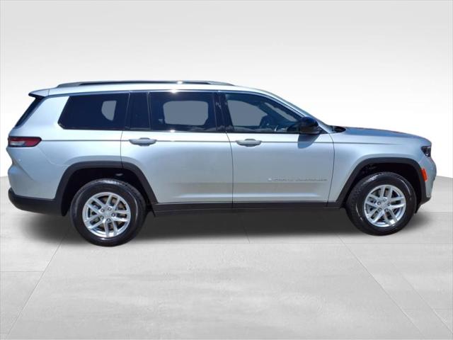 2025 Jeep Grand Cherokee Laredo 4x4