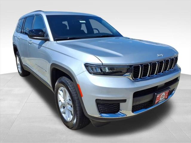 2025 Jeep Grand Cherokee Laredo 4x4